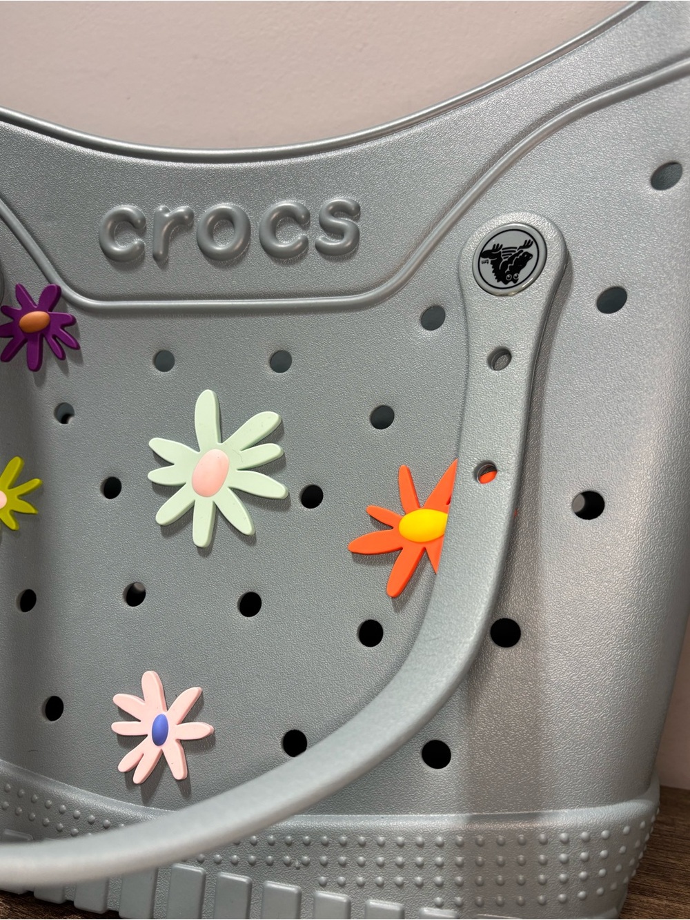 Crocs Classic Medium Tote - Picture 12 of 12